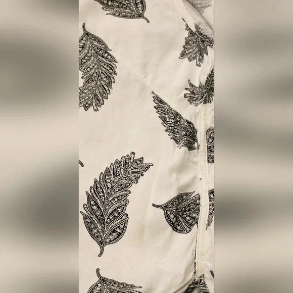 H&M, Size 6, Feather Print Sleeveless Top - Picture 9 of 11